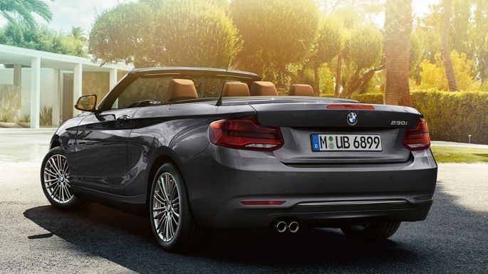 BMW Série 2 Cabrio, vue de trois quarts de la poupe BMW Série 2 Cabrio, vue de trois quarts de la poupe