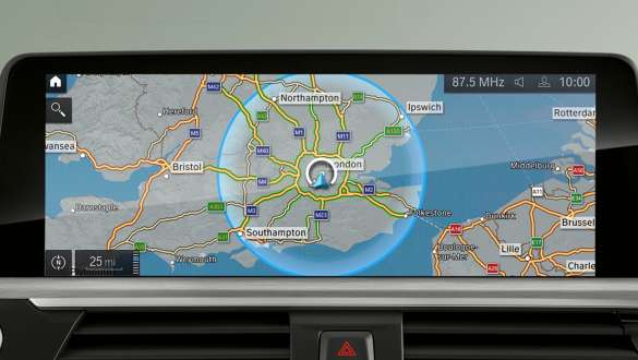 Système de navigation de la BMW Série 5 Berline hybride rechargeable 2021 G30 Système de navigation de la BMW Série 5 Berline hybride rechargeable 2021 G30, vue en gros plan