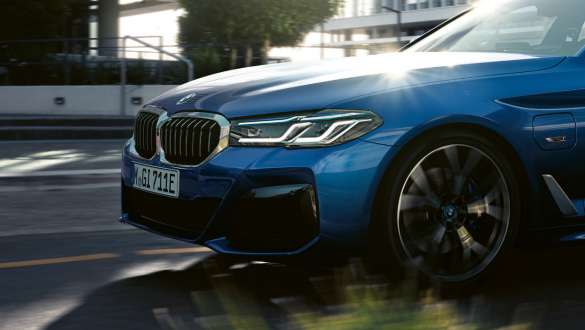 Adaptive Drive de la BMW Série 5 Berline G30 Adaptive Drive de la BMW Série 5 Berline G30 restylage 2020, vue en gros plan du volant