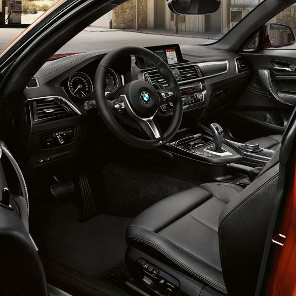 Poste de conduite, BMW M240i Coupé Poste de conduite BMW M240i Coupé F22 2017 Sunset Orange metallic, habitacle