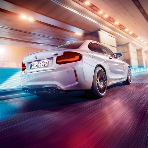 Design de la poupe BMW M2 Competition F87 Design de la poupe BMW M2 Competition F87 2018 Hockenheim Silber metallic vue de trois quarts arrière