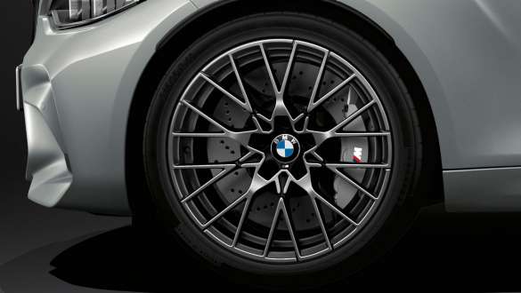 Jantes BMW en alliage léger à rayons en Y 788 M BWM M2 Competition Jantes BMW en alliage léger à rayons en Y 788 M BWM M2 Competition F87 2018 Hockenheim Silber metallic vue en gros plan