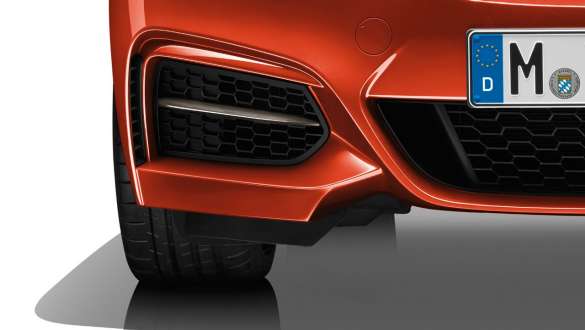 Kit M aérodynamique BMW M240i Coupé Kit M aérodynamique BMW M240i Coupé F22 2017 vue en gros plan de l’avant