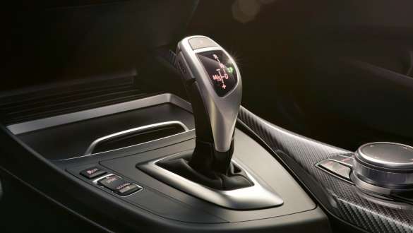 Boîte de vitesses sport Steptronic BMW M240i Coupé Boîte de vitesses sport Steptronic BMW M240i Coupé F22 2017, habitacle