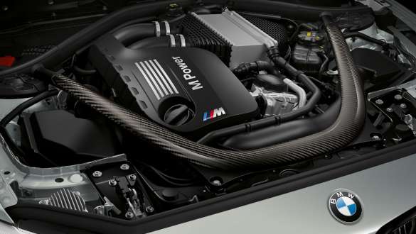 Moteur hautes performances BMW M2 Competition Moteur essence 6 cylindres M TwinPower Turbo à hautes performances BMW M2 Competition F87 2018 Hockenheim Silber metallic vue en gros plan