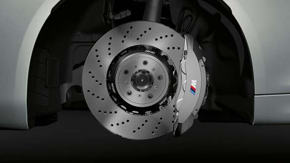 Freins M sport BMW M2 Competition Freins M sport BMW M2 Competition F87 Hockenheim Silber metallic vue en gros plan