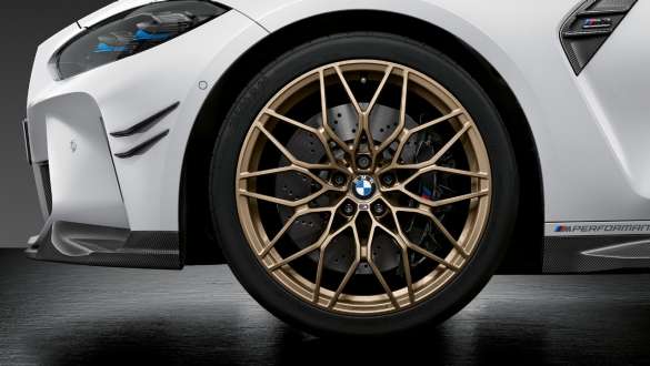 Jantes forgées M Performance à rayons croisés 1000 M Frozen Goldbronze BMW M4 Competition Cabrio avec M xDrive G83 2021 BMW M4 Competition Cabrio avec M xDrive G83 2021 Jantes forgées M Performance à rayons croisés 1000 M Frozen Goldbronze vue en gros plan