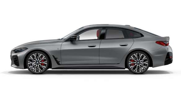 Kit M aérodynamique BMW M440i xDrive Gran Coupé G26 2021 Kit M aérodynamique BMW M440i xDrive Gran Coupé G26 2021 BMW Individual Frozen Pure Grey metallic vue de face