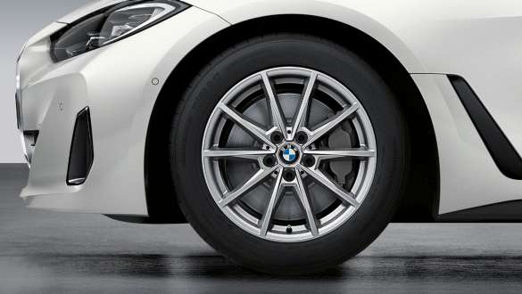 Jantes BMW 18" en fonte à doubles rayons 853 Gunmetal Grey BMW M440i xDrive Gran Coupé G26 2021 Jantes BMW 18" en fonte à doubles rayons 853 Gunmetal Grey BMW M440i xDrive Gran Coupé G26 2021