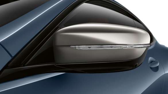 Coques des rétroviseurs extérieurs en Galvanik Cerium Grey. BMW M850i xDrive Coupé en Barcelona Blau metallic, coques de rétroviseurs extérieurs en Galvanik Cerium Grey.