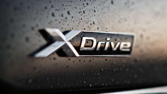 Transmission intégrale intelligente xDrive. BMW X6 avec transmission intégrale xDrive.