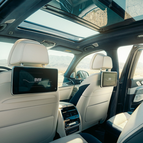 Intérieur de la BMW X7 Intérieur de la BMW X7 : vue en perspective depuis la troisième rangée de sièges