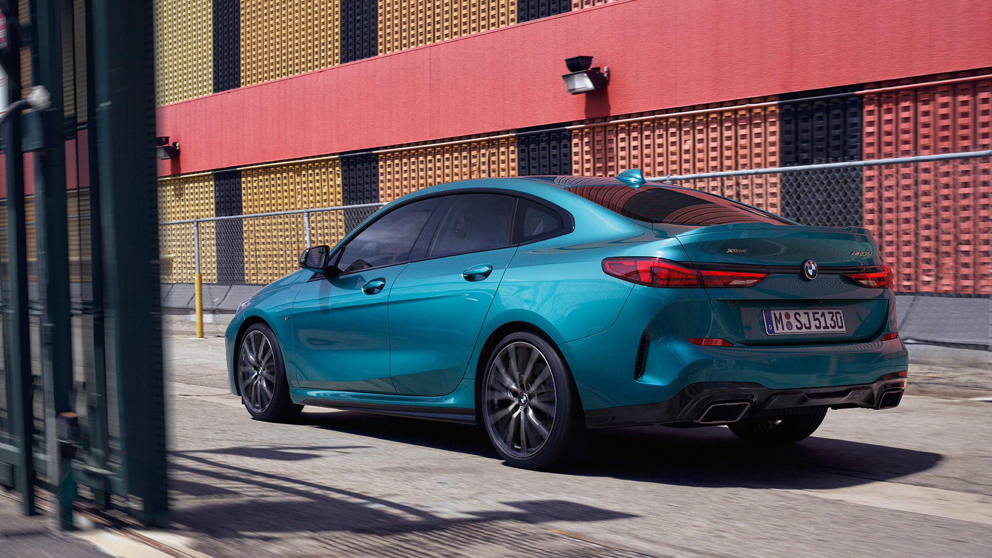 Vidéo de la BMW Série 2 Gran Coupé Vidéo de la BMW Série 2 Gran Coupé F44 en Snapper Rocks Blau metallic, extérieur