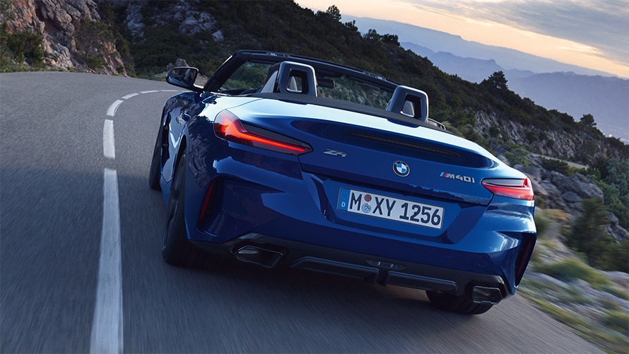 BMW Z4 M40i G29 2022 Portimao Blau sportive, vue de trois quarts avant