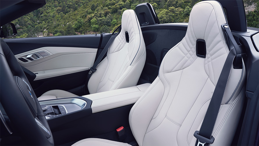 BMW Z4 M40i G29 2022 Portimao Blau, Air Breather et jantes en alliage léger en fonction du modèle