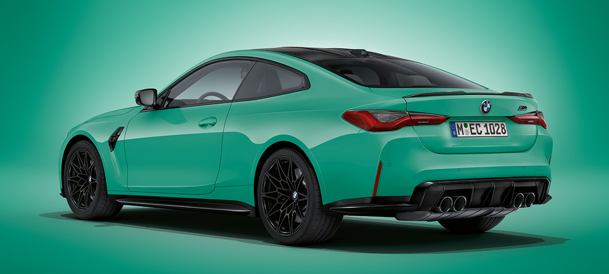 BMW M4 Coupé BMW Individual Mint metallic G82 2021, vue de trois quarts à l'arrêt BMW M4 Coupé BMW Individual Mint metallic G82 2021, vue de trois quarts à l'arrêt