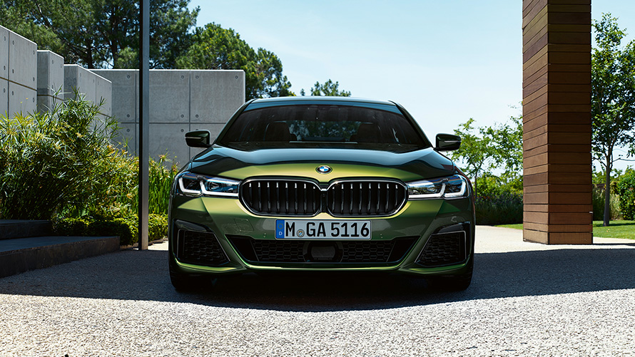 BMW M550i xDrive Berline G30 LCI restylage 2020 BMW Individual Verde Ermes metallic, vue avant 