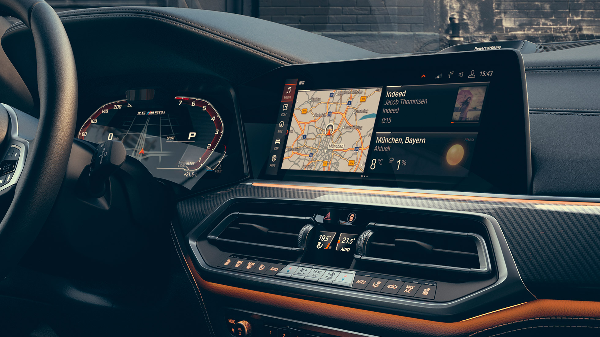 Poste de conduite de la BMW X6 M50i. BMW X6 M50i, poste de conduite, orienté conducteur.