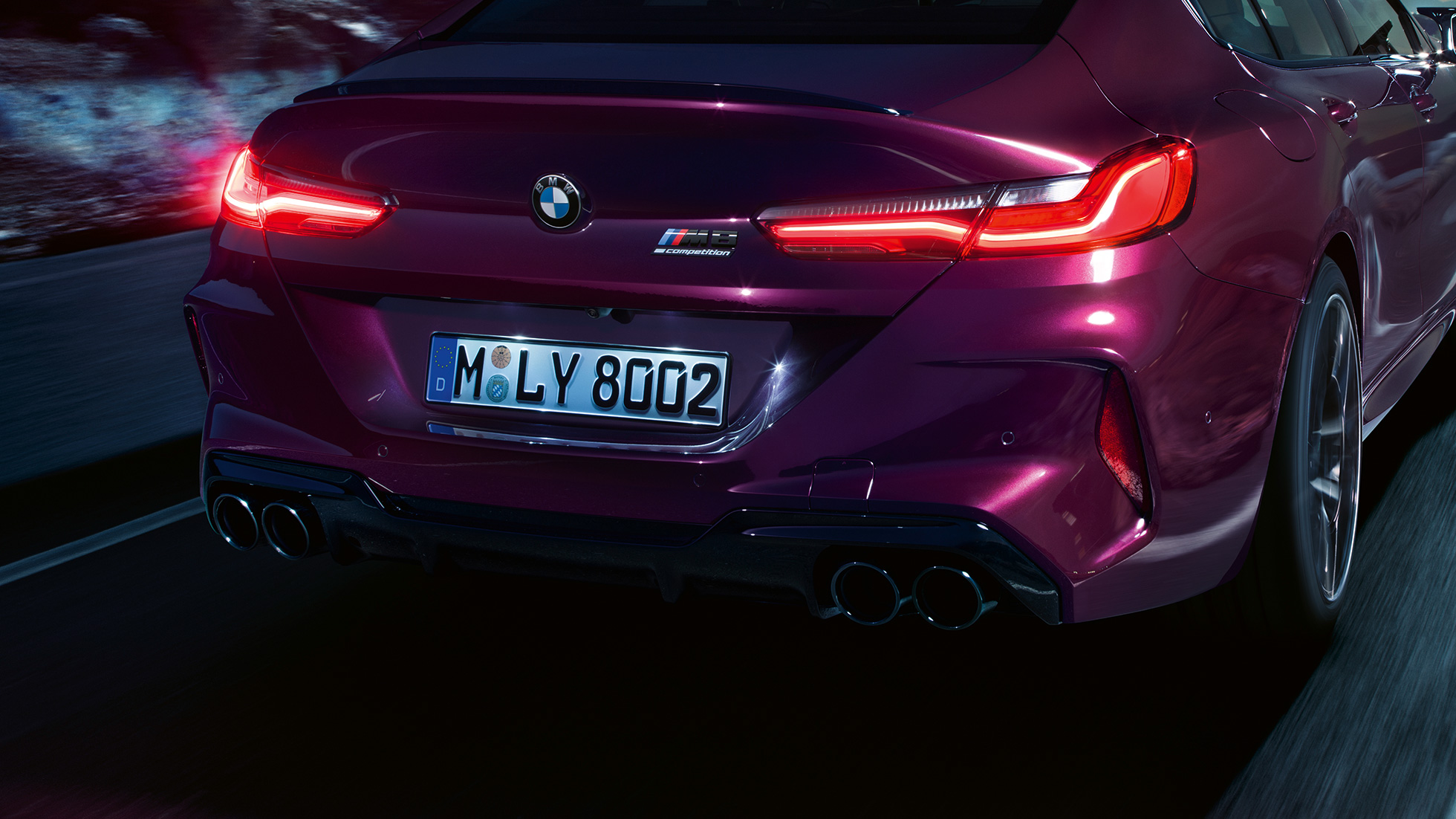 BMW M8 Competition Gran Coupé, vue en gros plan de l’arrière Vue rapprochée de l'arrière de la BMW M8 Competition Gran Coupé F93 2020 en BMW Individual Ametrin metallic
