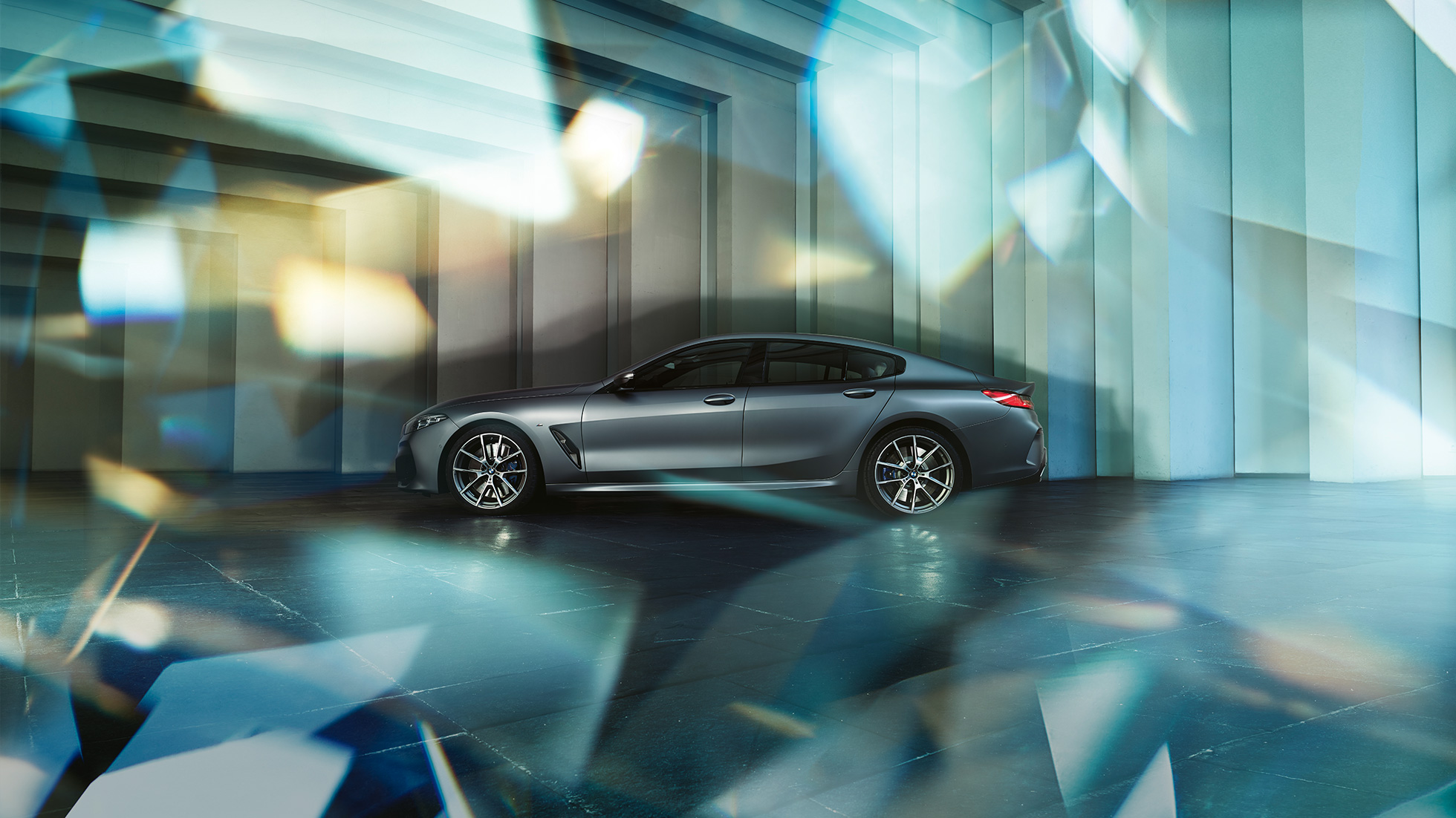 Silhouette Coupé BMW M850i xDrive Gran Coupé Vue latérale de la silhouette de la BMW M850i xDrive Gran Coupé G16 2019 en BMW Individual Frozen Bluestone metallic