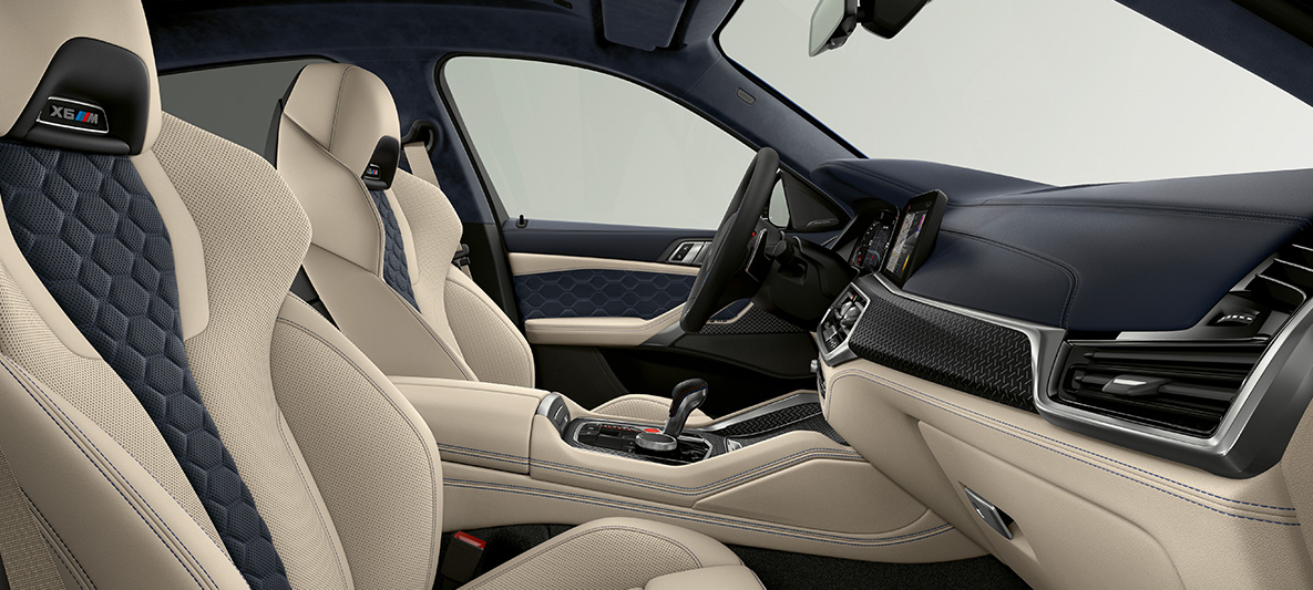 BMW X6 M Individual F96 2020, habitacle BMW X6 M Individual F96 2020, habitacle, sièges M multifonctions avec logo X6 M