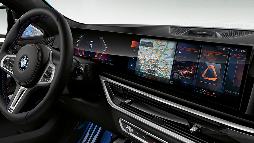 BMW X6 M60i xDrive G06 MP poste de conduite, vue en gros plan