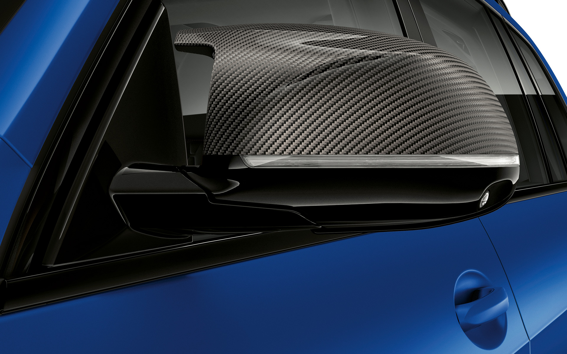 BMW X7 M60i xDrive G07 LCI M Carbon coques des rétroviseurs BMW X7 M60i xDrive G07 LCI M Carbon coques des rétroviseurs vue en gros plan