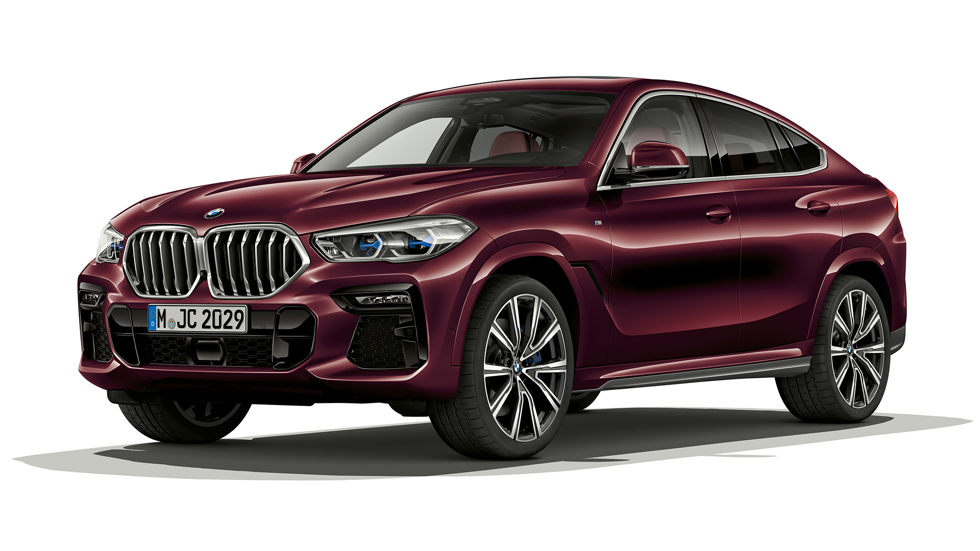 BMW X6 avec BMW Individual, extérieur. Vue de trois quarts avant de la BMW X6 avec BMW Individual.