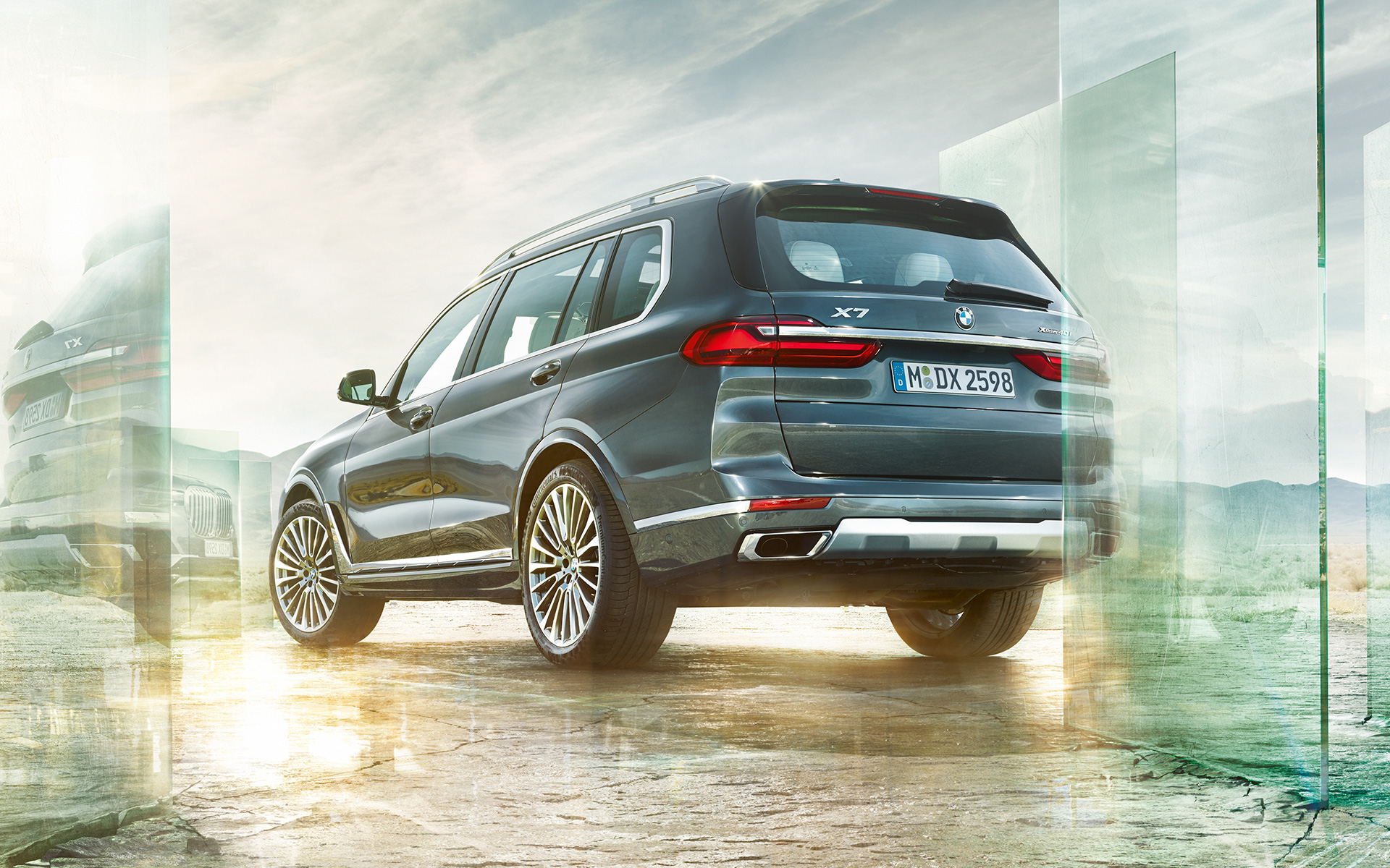 BMW X7 G07 2019 vue de trois quarts arrière vue en contre-plongée BMW X7 G07 2019 vue de trois quarts arrière vue en contre-plongée