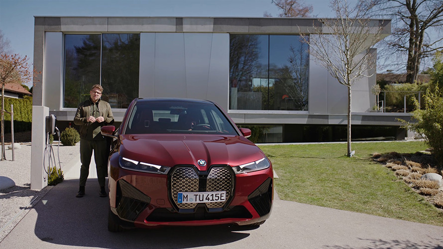 Véhicules électriques BMW : BMW iX – recharge à domicile, BMW Wallbox et Smart Partner Wallbox en vidéo Véhicules électriques BMW : BMW iX – recharge à domicile, BMW Wallbox et Smart Partner Wallbox en vidéo