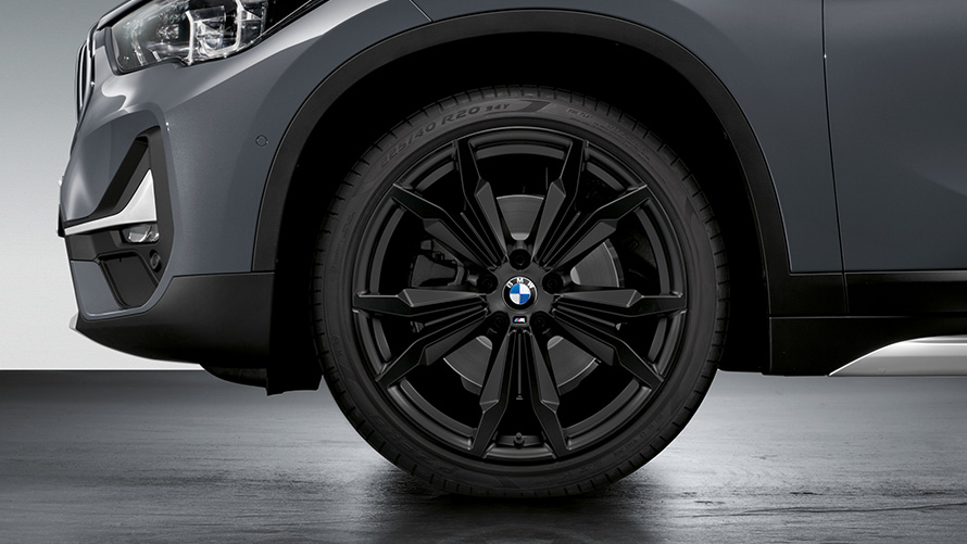 Jantes à rayons doubles Performance M de BMW 717 M Jantes à rayons doubles Performance M de BMW 717 M avec pneus d’été BMW