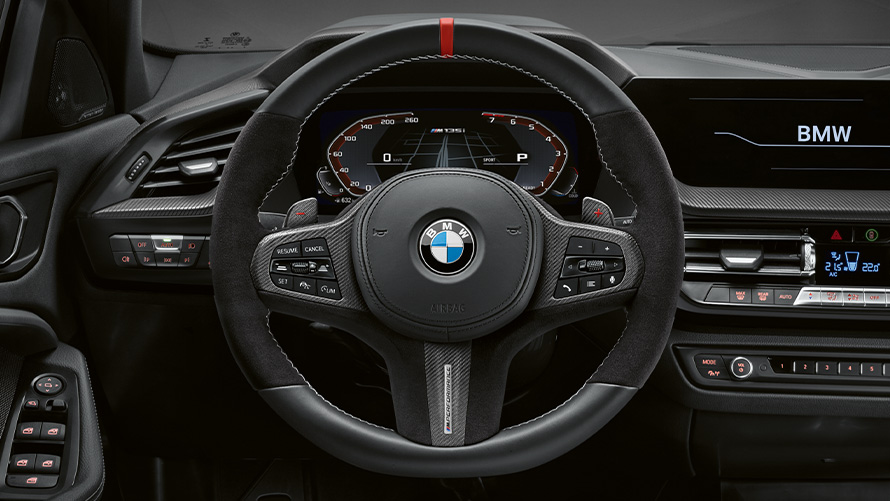 Volant Performance M de BMW Volant en alcantara avec garniture de carbone Performance M de BMW, accessoires printemps-été BMW