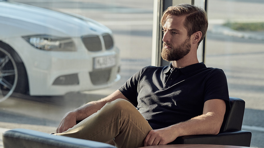 BMW Serenity Le client BMW Serenity attend au centre de service BMW