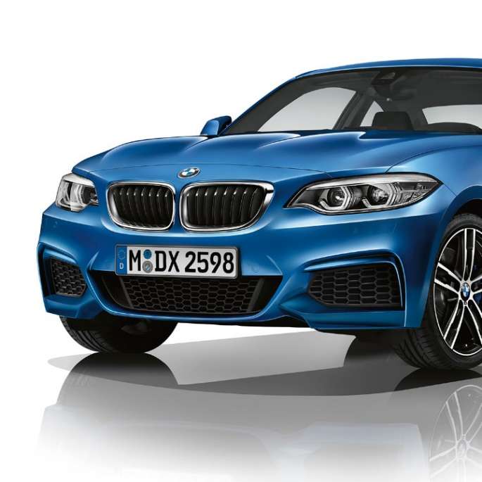 BMW Série 2 Coupé, Modèle M Sport, vue de trois quarts face BMW Série 2 Coupé, Modèle M Sport, vue de trois quarts face