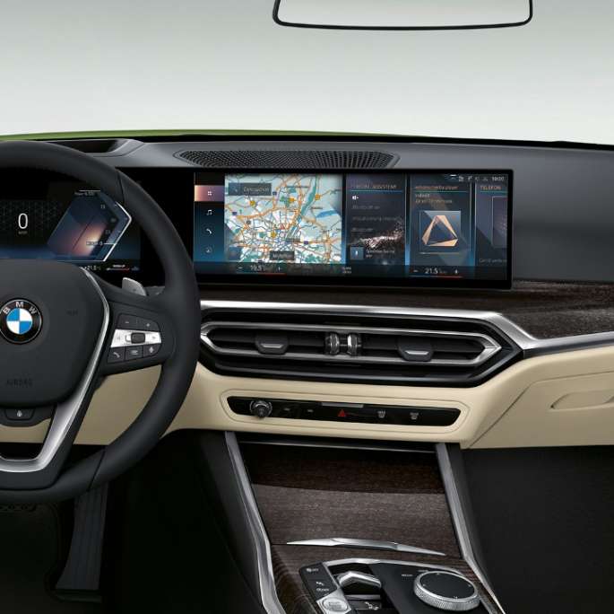 Habitacle de la BMW Série 4 Cabriolet G23 2020, poste de conduite