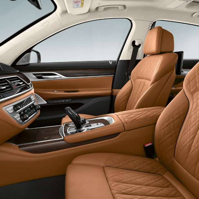 BMW Série 7 Berline en design extérieur Pure Excellence - Revêtement intérieur en cuir BMW Série 7 Berline en design extérieur Pure Excellence - Revêtement intérieur en cuir Nappa