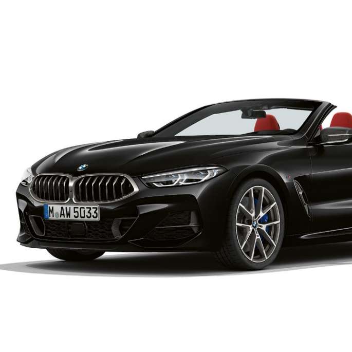 BMW M850i xDrive, Carbonschwarz metallic, vue de trois quarts avant. BMW M850i xDrive, Carbonschwarz metallic, vue de trois quarts avant.